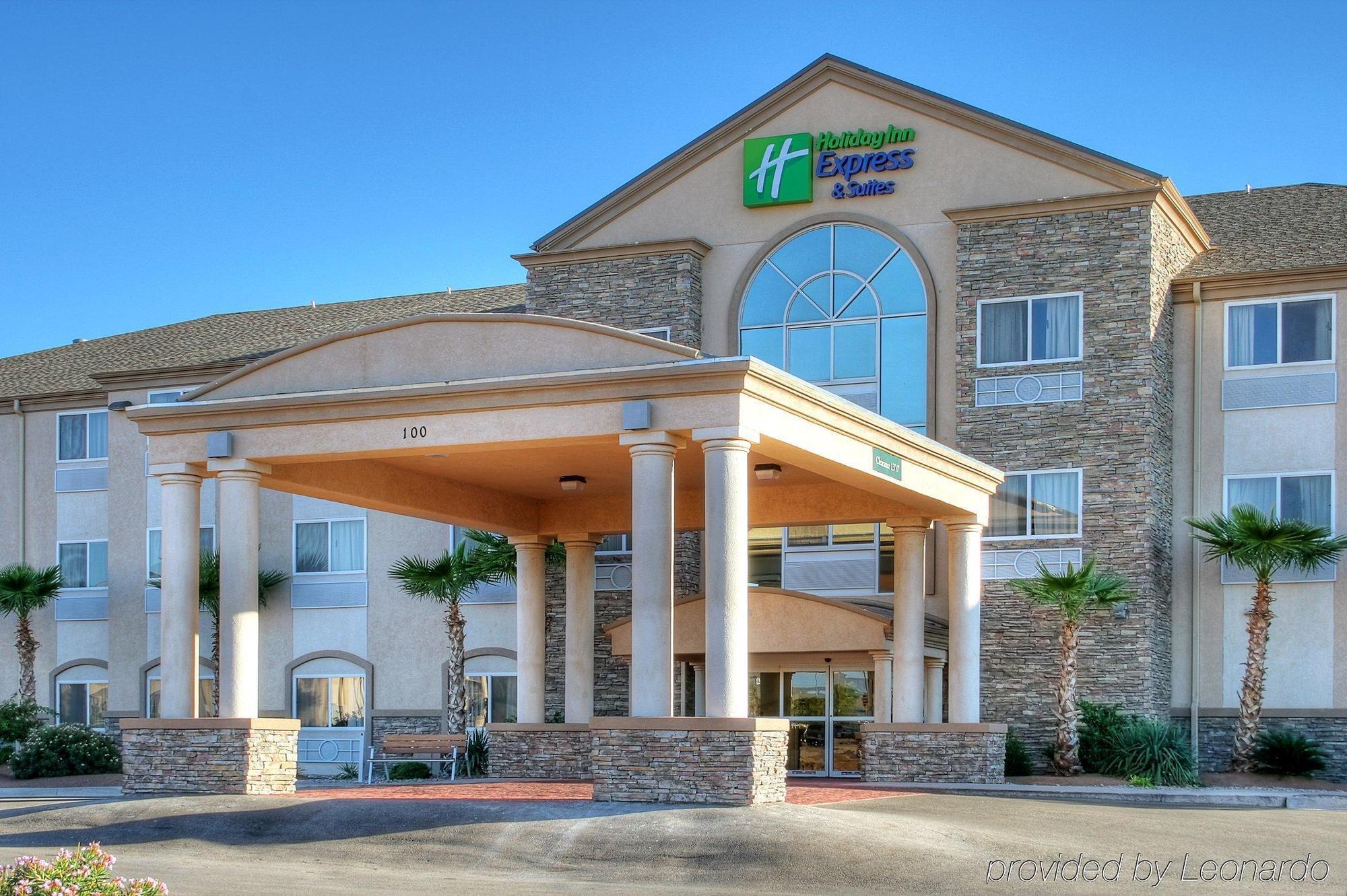 Holiday Inn Express & Suites Alamogordo Highway 54/70 By Ihg Ngoại thất bức ảnh
